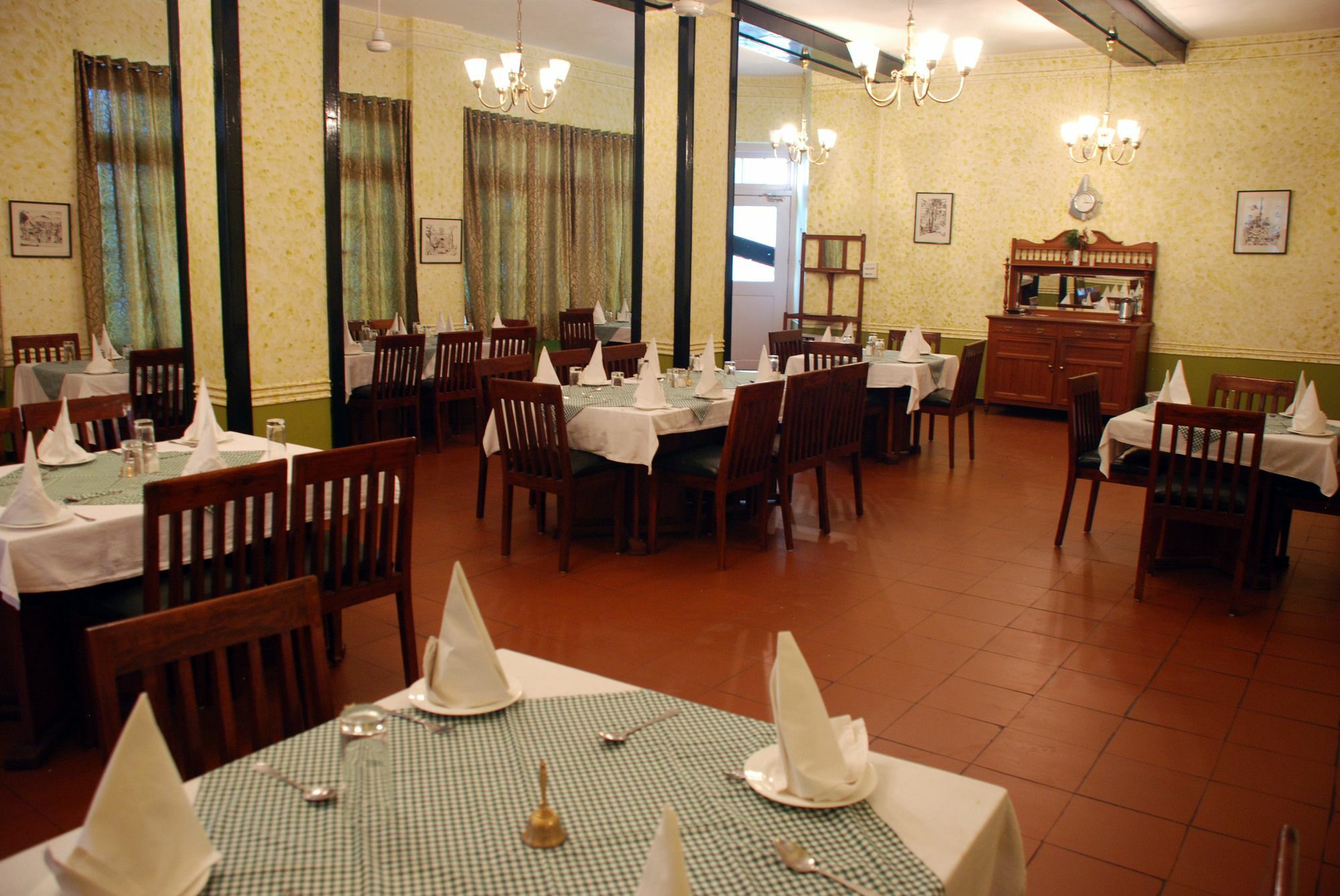 Alasia Hotel Kasauli Exteriér fotografie